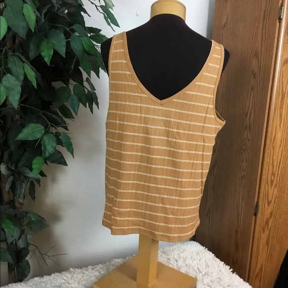 So XL camel stripe double v neck tank top (knotted front can be undone) - Picture 2 of 11